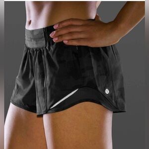 Lululemon 2.5” Hotty Hot Shorts